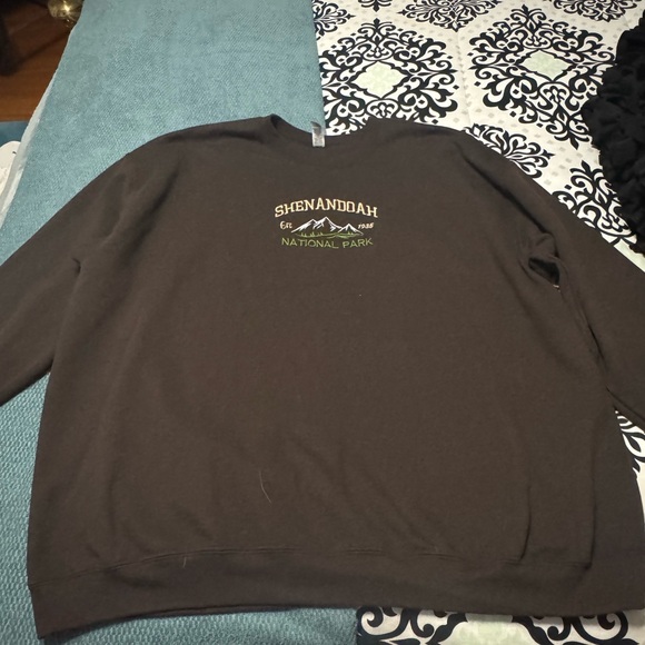 Men’s Shenandoah National Park Crew Neck - Picture 1 of 3